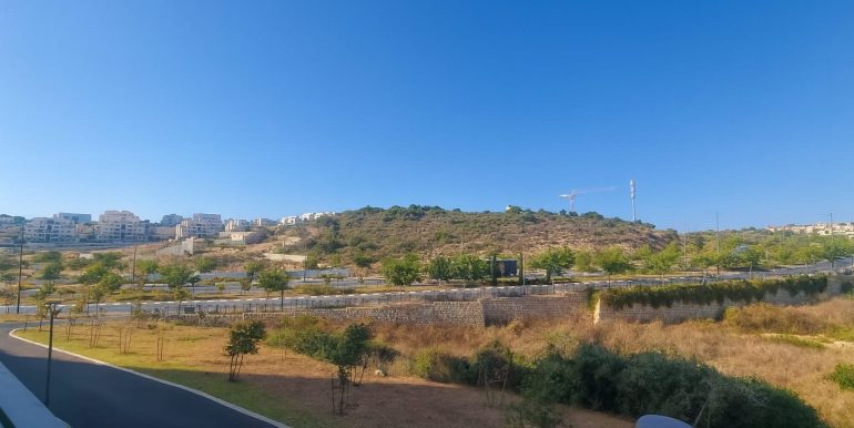 WhatsApp Image 2025-09-28 at 21.42.15 (1)