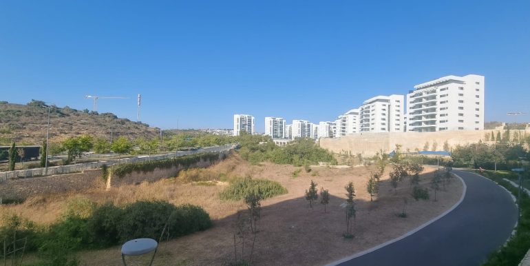 WhatsApp Image 2025-09-28 at 21.42.16