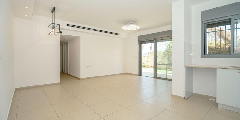 WhatsApp Image 2025-10-23 at 13.18.23