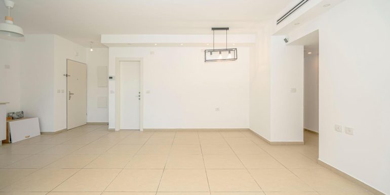 WhatsApp Image 2025-10-23 at 13.18.24