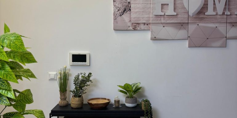 1cab3d31-d7d8-447d-b699-8c2611f2bfd3