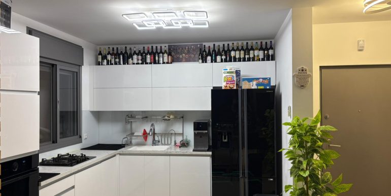 6f10d240-a2e1-4feb-a7c6-2d05204f46f9