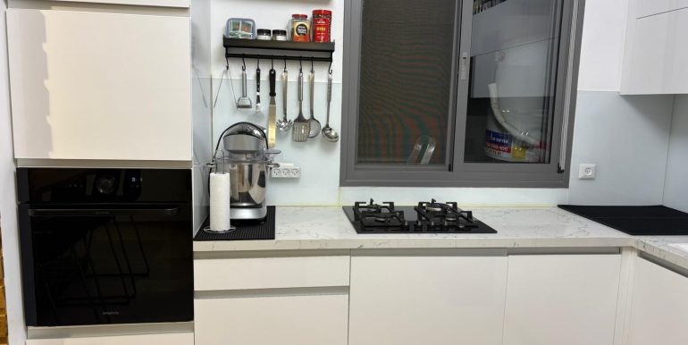 74bd3e92-1692-4119-94d7-aff179ecc433