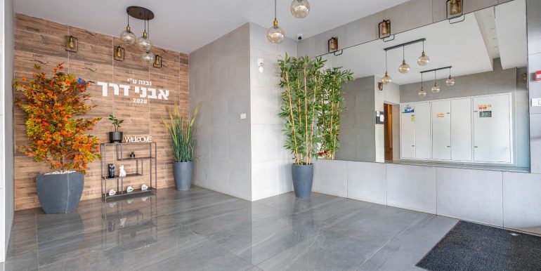 WhatsApp Image 2025-11-13 at 18.32.34 (1)