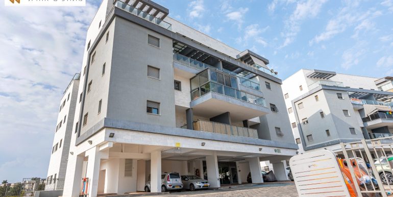 WhatsApp Image 2025-11-13 at 18.32.34