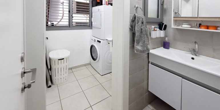 WhatsApp Image 2025-11-17 at 11.48.22