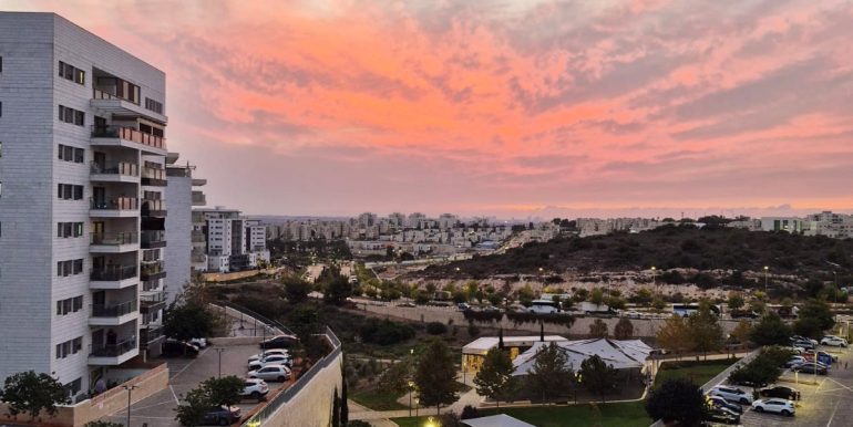 WhatsApp Image 2025-11-18 at 13.46.15 (1)