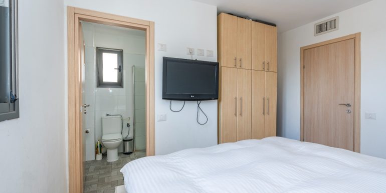 WhatsApp Image 2025-11-21 at 16.06.51 (1)