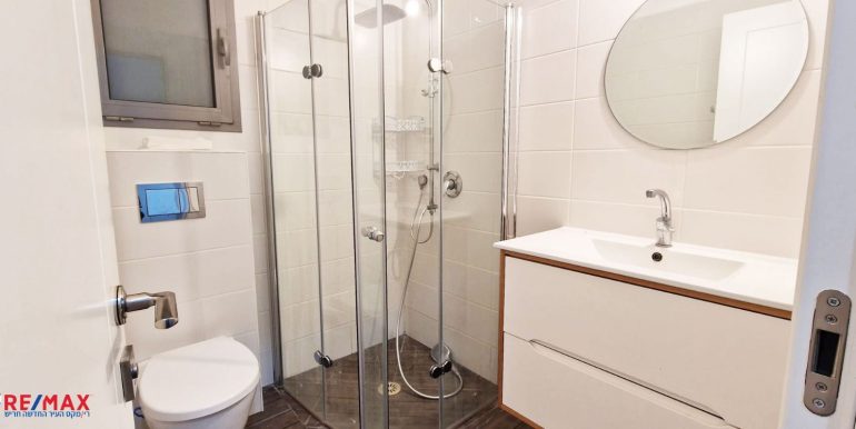 WhatsApp Image 2025-11-24 at 10.37.26 (4)