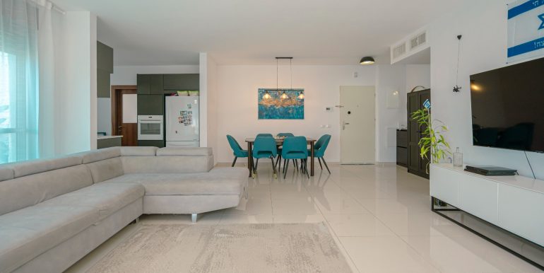 WhatsApp Image 2025-01-06 at 16.44.13 (1)