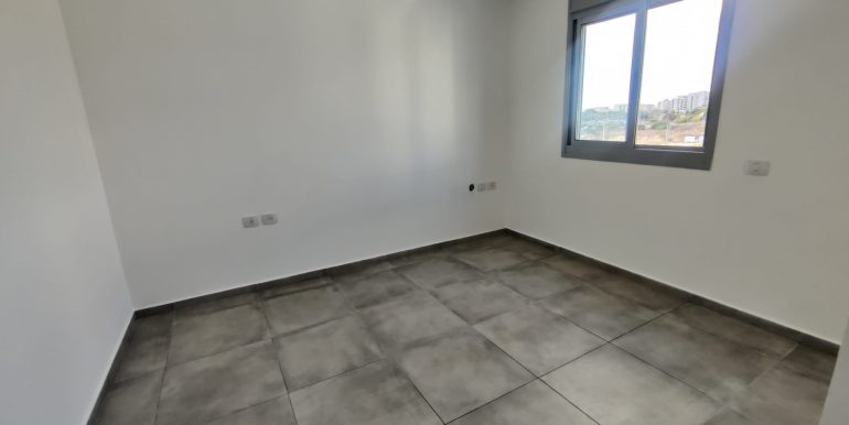 WhatsApp Image 2025-12-03 at 08.18.43