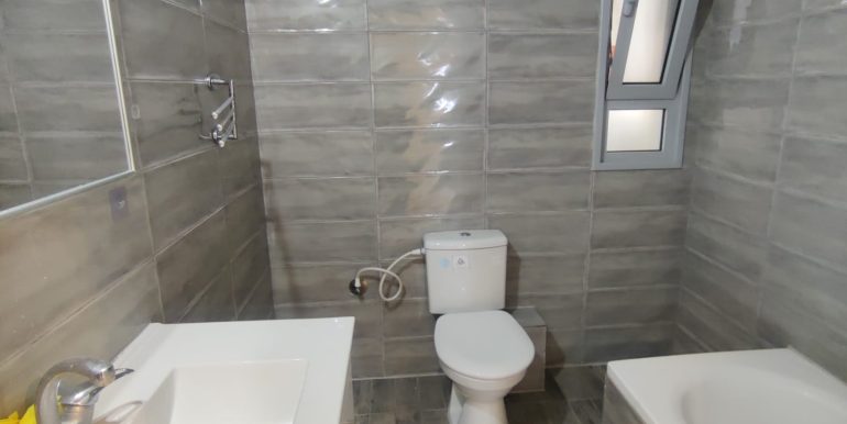 WhatsApp Image 2025-12-03 at 08.18.44