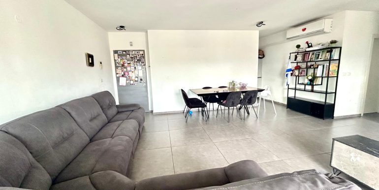 WhatsApp Image 2025-12-16 at 10.25.57 (1)