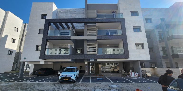 WhatsApp Image 2025-12-20 at 13.24.12