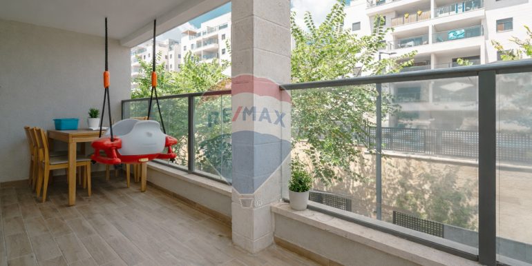 מרפסת מקורה